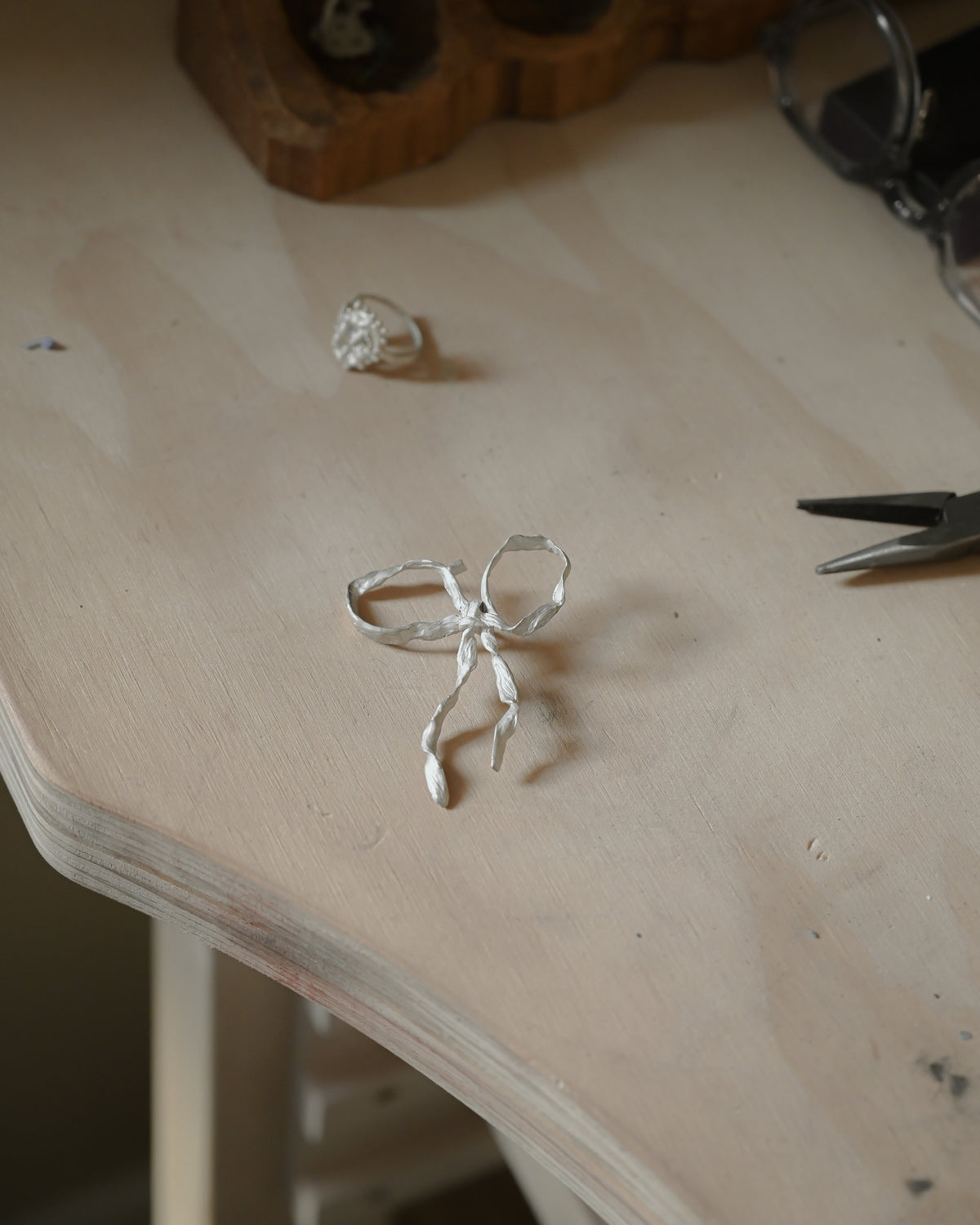 Large Bow / Silver brooch
